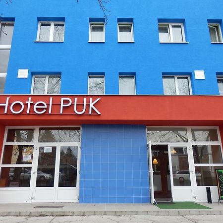 Hotel Puk Topoľčany Exteriér fotografie