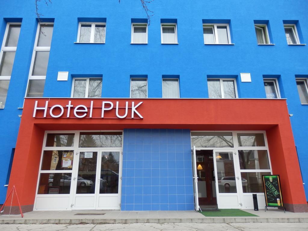 Hotel Puk Topoľčany Exteriér fotografie