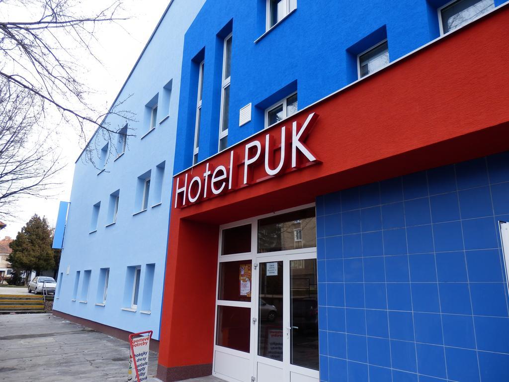 Hotel Puk Topoľčany Exteriér fotografie