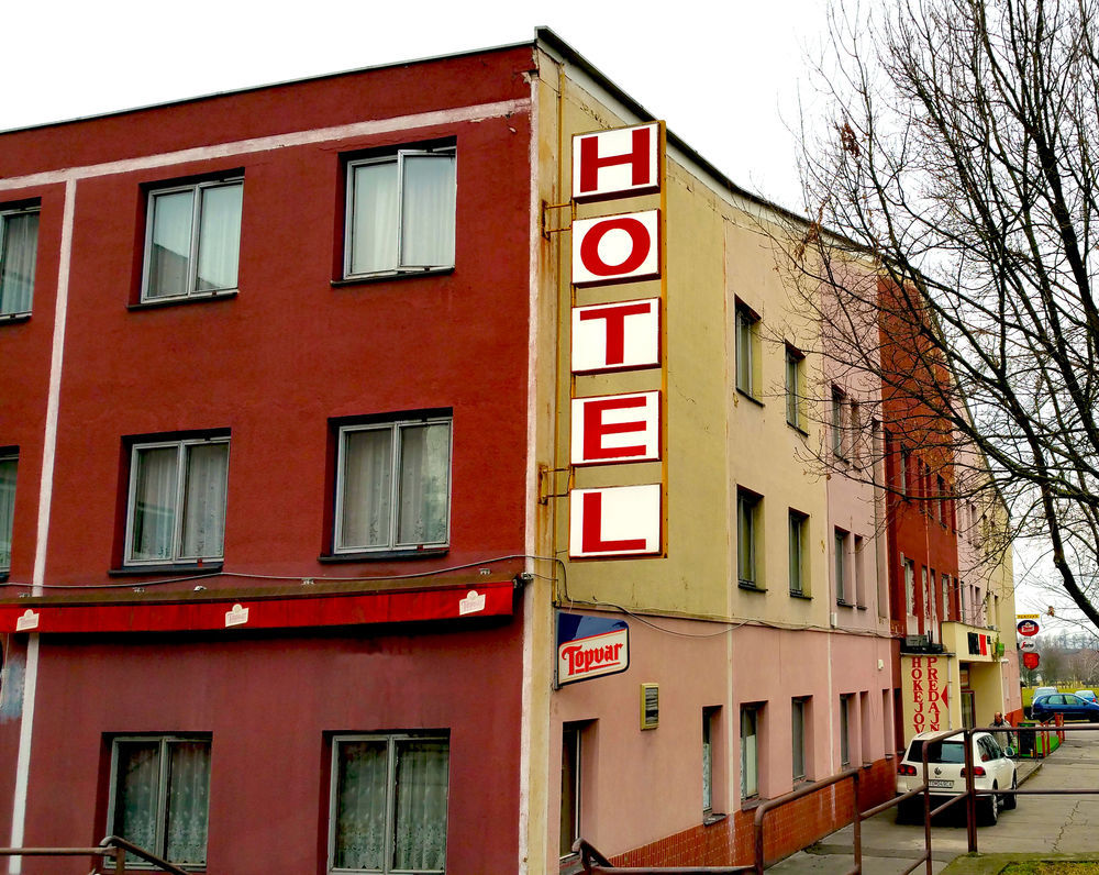 Hotel Puk Topoľčany Exteriér fotografie